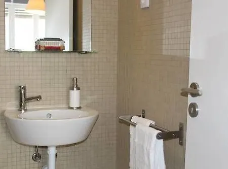 100 Contos Bed and Breakfast