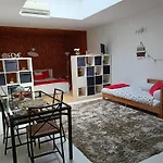 Panzió 100 Contos 3*