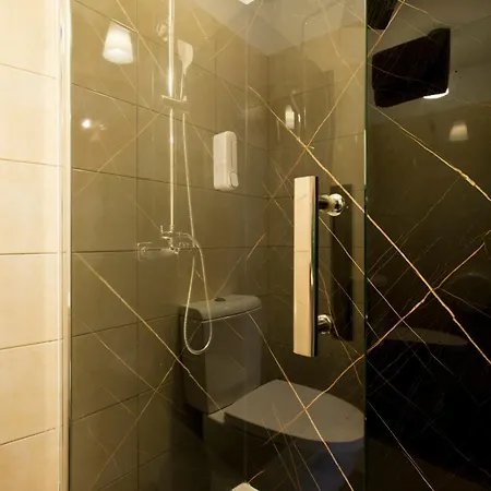 100 Contos 3* Porto