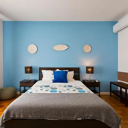 B&B 100 Contos