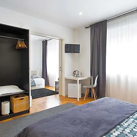 100 Contos Bed and breakfast