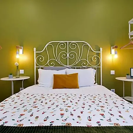 100 Contos Bed and breakfast 3*
