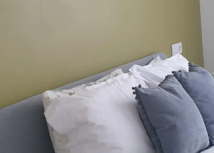 100 Contos Bed & Breakfast