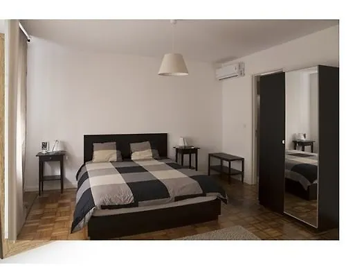 Bed & Breakfast 100 Contos