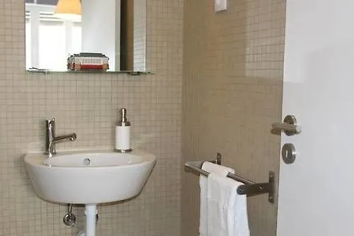 100 Contos Bed and Breakfast