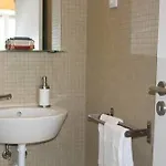 100 Contos Bed & Breakfast