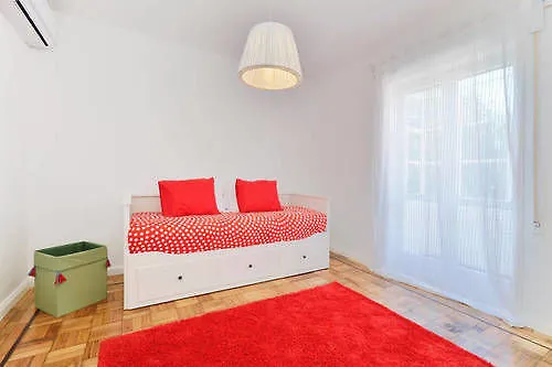 Couette-café 100 Contos 3*