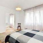 100 Contos 3* Porto