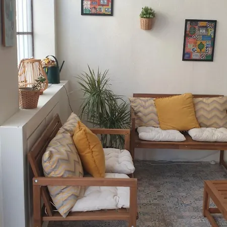 100 Contos Bed and breakfast 2*