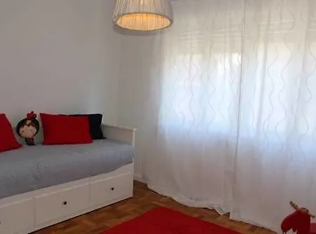 100 Contos Bed & Breakfast Oporto