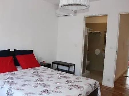 100 Contos Bed and breakfast 3*